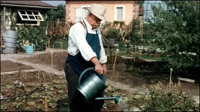 Ce film de Le Chanois avec Jean Gabin dans le rôle principal, c'est "Le jardiner d'..."