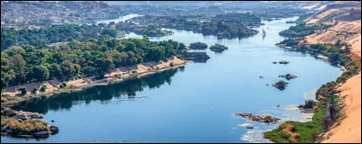 Quel pays n'est pas traversé par le Nil, le plus long fleuve au monde ?