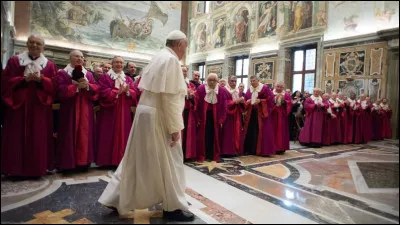 Quel est le nom des organismes qui assistent le pape dans sa mission de pasteur suprême de l'Église catholique ?