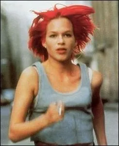 Dans Cours Lola Cours,  combien de versions diffrentes de la mme histoire avons-nous droit ?