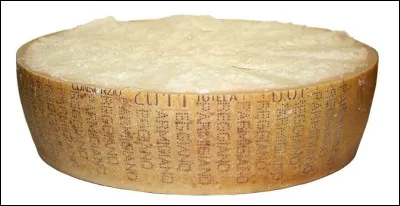 Le Parmigiano Reggiano est un fromage italien à pâte pressée cuite.