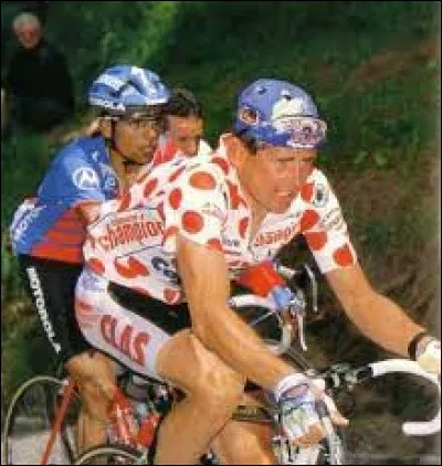 Dans le Tour 1994, alors deuxi&egrave;me du classement g&eacute;n&eacute;ral, il est le seul &agrave; pouvoir inqui&eacute;ter Indurain. Mais, &eacute;puis&eacute; et malade, il abandonne avant les Alpes : c'est ...