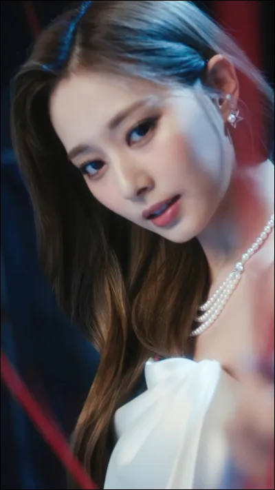 Qui est cette jeune femme ?