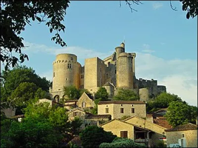Le château de Bonaguil est un château de la Loire.