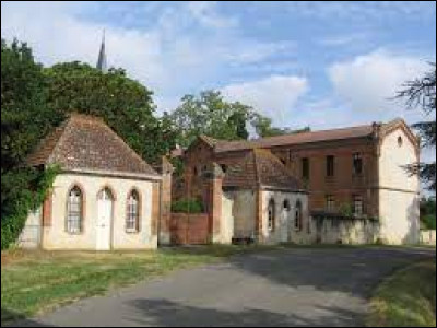 Nous commençons notre balade à l'abbaye Sainte-Marie-du-Désert, à Bellegarde-Sainte-Marie. Village de l'aire d'attraction Toulousaine, dans le pays de Rivière-Verdun, il se situe dans le département ...