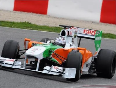 Qui roule avec cette voiture ?