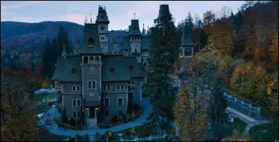 Comment s'appelle son école ?