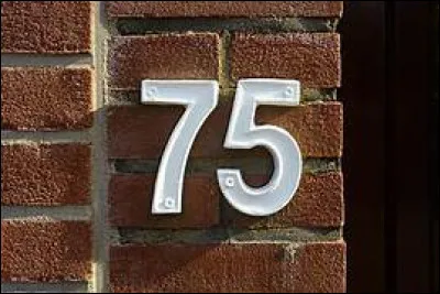 Duquel de ces pays Ahmadou Ahidjo est-il réélu président le 5 avril 1975 ?