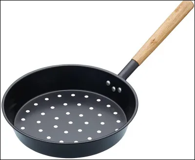 Quel est cet objet, une poêle trouée ?