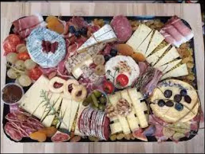 Gastronomie et Vie Quotidienne : Lequel de ces fromages n'est pas fait avec du lait de vache ?