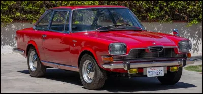 Ne vous fiez pas au logo présent sur la carrosserie qui est celui du motoriste. Ce coupé routier allemand est le chant du cygne de son désormais méconnu constructeur. Quelle est cette voiture ?