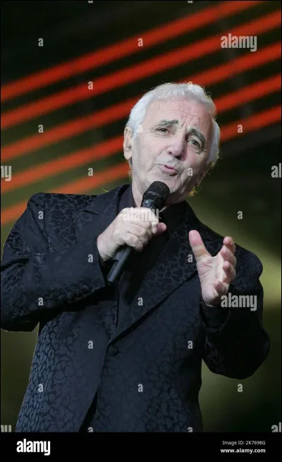 Quel est le bon titre d'une chanson de Charles Aznavour ?