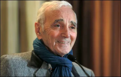 Quel est le bon titre d'une chanson de Charles Aznavour ?