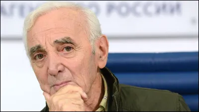 Quel est le bon titre d'une chanson de Charles Aznavour ?