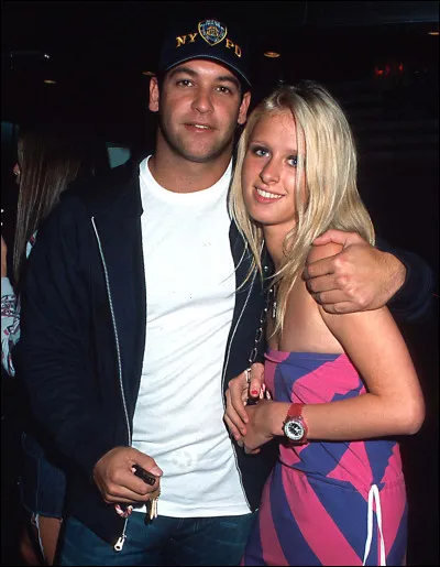 Qui est cette Nicky, fille de milliardaire, soeur de Paris; actrice et styliste américaine dont le mariage avec l'homme d'affaires Todd Meister a duré 85 jours ?