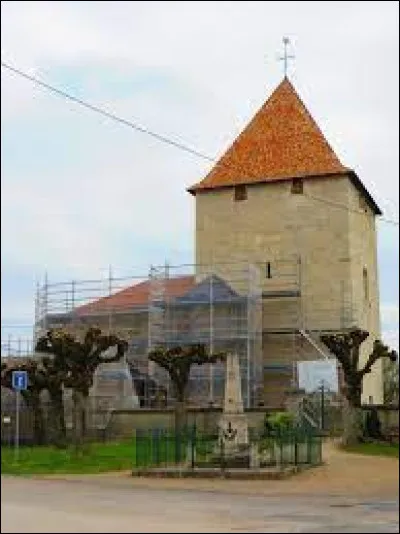 Nous terminons notre balade au pied de l'église Saint-Gorgon, à Vertuzey. Ancienne commune Meusienne, elle se situe en région ...