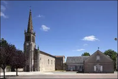 Voici l'église Notre-Dame, à L'Absie. Commune dans la Gâtine poitevine, où la Vendée prend sa source, elle se situe dans le département ...
