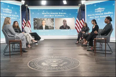 Dans les années suivantes, elle s'engage activement [...pour quelle cause ?] : après avoir été déboutée en 1er lieu par un juge fédéral, sa cause est entendue !