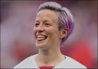 Rapinoe vs Trump > Ce n'est pas franchement le grand amour entre les deux, on pouvait le supposer. Comment juge-t-elle, en 2019, le slogan du président "Make America Great Again" ?