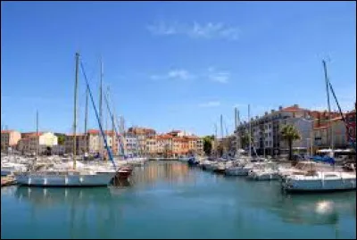 La Seyne-sur-mer est, avec 62 000 habitants, la 2e ville de son département : elle appartient à l'agglomération de ...