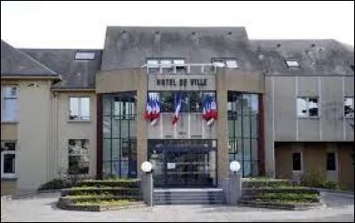 Lucé, 3e ville du département avec 15 500 habitants, appartient à l'agglomération de ...