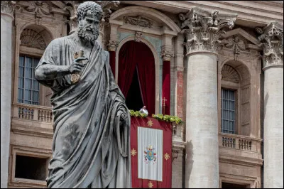 Comment appelle-t-on un principe incontestable d'une religion ?