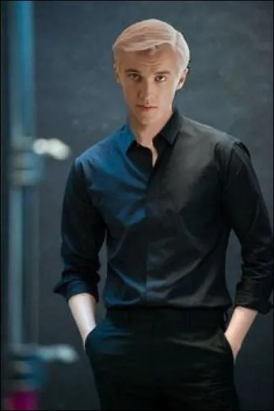 Pour ceux qui ont lu le livre, a-t-il réussi à voir la cassette vidéo qu'il avait essayé de voler quand il été jeune pour montrer à ses potes qu'il avait du courage ?