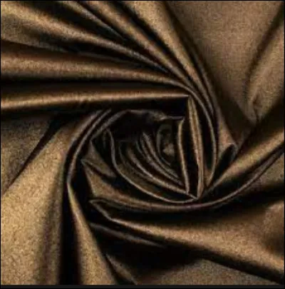 Mise en situation n°5.
Avec tes amis, Locka et Justine dans un bar, en train de discuter après avoir acheté les fournitures scolaires. Ils te demandent si tu devais choisir entre ces quatre baguettes, laquelle tu choisirais.