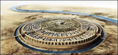 En 750, où les califes abbassides installent-ils leur capitale ?