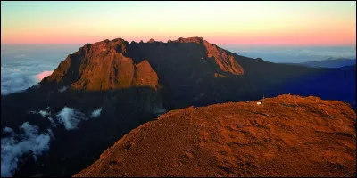 Comment s'appelle la plus haute montagne ?