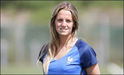 Avec quel club espagnol, Sandie Toletti est-elle finaliste de la Supercoupe d'Espagne en 2021 ?