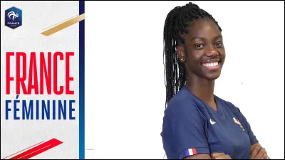 Naomi Feller connaît sa première sélection en équipe de France le 22 octobre 2021, lors d'un match comptant pour les éliminatoires de la Coupe du monde 2023, face à l'Estonie. Qui remplace-t-elle à la 77e minute du match ?