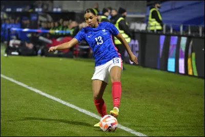 Dans quel club anglais Estelle Cascarino est-elle transférée en janvier 2023 ?