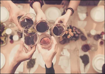 Tu vas à une soirée avec tes amis...