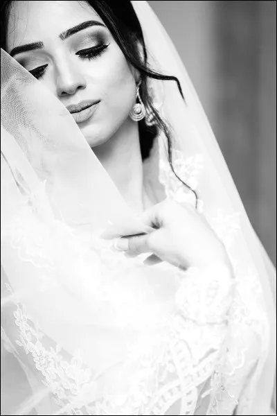 Avant 2004, combien de jours une femme divorcée devait-elle attendre avant de pouvoir se remarier  ?