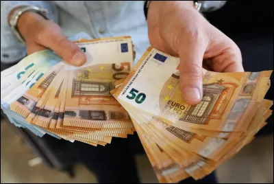 Tu gagnes cinq millions d'euros au Loto. Qu'est-ce que tu fais avec tout ça ?