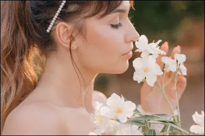 Quelle expression signifie "être dans les grâces d'une personne ou d'un groupe" ?