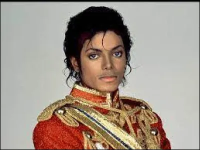 Qui a chanté "You Are Not Alone" ?