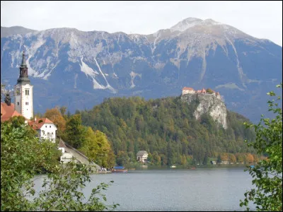 Quel est cet homme d'État, slovène par sa mère, Président de la République fédérative socialiste de Yougoslavie de 1953 à 1980, surnommé "le Maréchal", décédé le 4 mai 1980 à 87 ans à Ljubljana ?