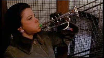 Cinéma : Comment s'appelle le personnage interprété par Josiane Balasko dans ''Le père Noël est une ordure'' ?