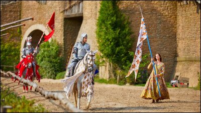 En partant, que confie Jeanne à Marguerite pour garder le château ?