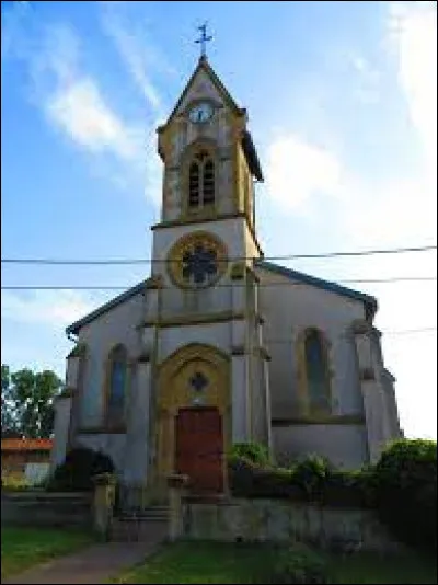 Voici l'église Saint-Rufe, à Han-sur-Nied. Village lorrain, dans l'aire d'attraction Messine, il se situe dans le département ...