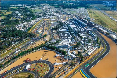 Lors du GP Explorer organisé par le youtubeur Squeezie en 2022, à combien s'est élevé le nombre de spectateurs en direct de la plateforme Twitch ?