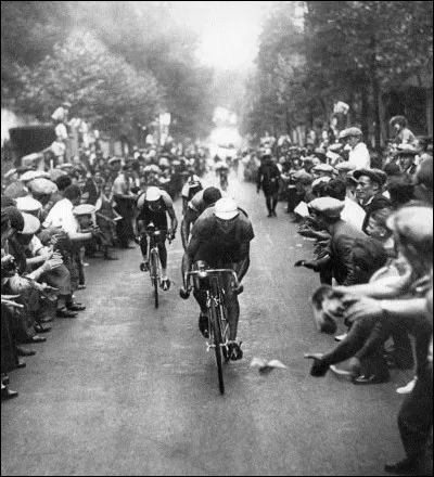 En quelle année a eu lieu la première édition du Tour de France ?