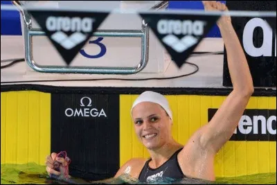 Quelle nageuse française a obtenu, à ce jour, le plus grand palmarès de médailles ?