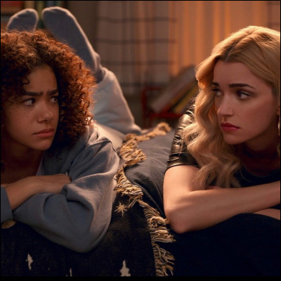 Ces deux filles désespérées par leur vie proviennent de la série...