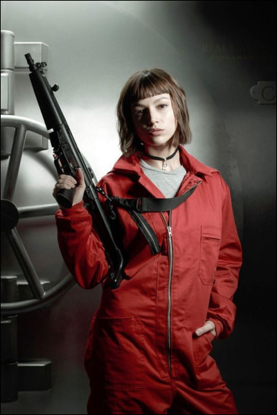 On y voit une fille nommée Tokyo.