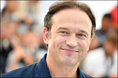 Cet acteur joue pour la Comédie-Française. Cette affirmation est-elle vraie ?