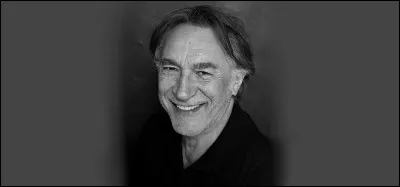 Il est ... de dire que cet acteur est pensionnaire ou sociétaire de la Comédie-Française.