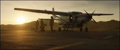 Quelle créature manque de crasher un avion dans "Jurassic Park 3" ?